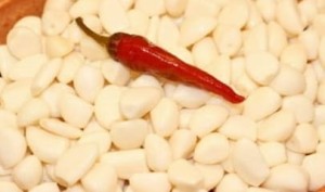 Węgierski czosnek marynowany