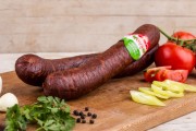 węgierska kiełbasa swojska z papryką łagodna