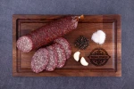 Węgierskie salami bez papryki z szarego bydła - Tóalmási sertes mentes paprika nélküli Szürkemarha szalámi ( 470g)