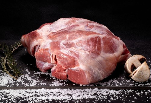 surowa łopatka z mangalicy