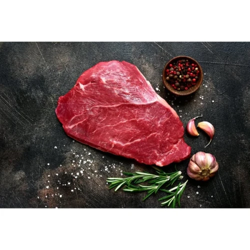 surowa łopatka z szarego bydła, surowa wołowina, łopatka wołowa