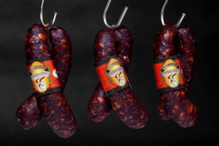 węgierska kielbasa-paprykowa-mangalica-jelen.jpg