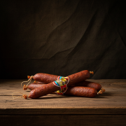 Węgierskie-Salami-wiejskie-bez-papryki-z-Mangalicy-500g---Mangalica-kuláréba-töltött-szalámi-paprikas-nelkul