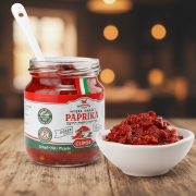 Węgierska pasta paprykowa ostra koszerna Csípős Huszár Kosher 210g