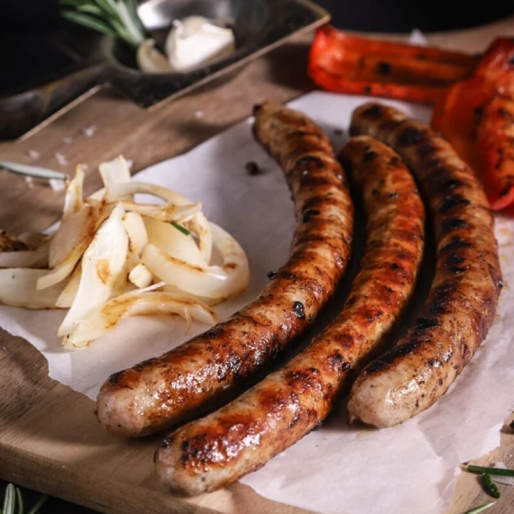 Węgierska kiełbaska grillowa biała z majerankiem