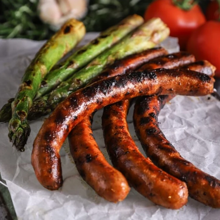 Węgierska kiełbaska paprykowana grillowa