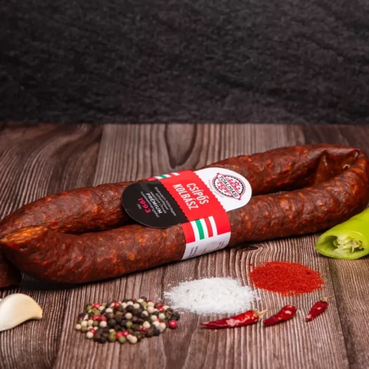 wegierska pikantna paprykowa oryginalna kielbasa wieprzowa