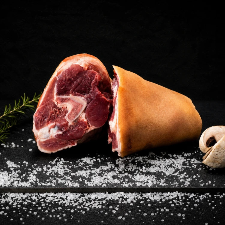 Węgierska golonka tylna z Mangalicy 2kg – świeże mięso