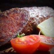 Węgierska kiełbasa gruba pikantna z Mangalicy 550g – Csípős mangalica vastagkolbász