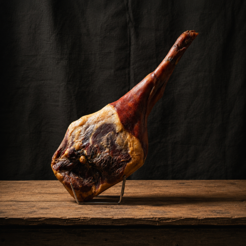 Węgierski udziec z Mangalicy z kością dojrzewający 9–11kg