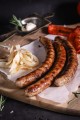 Węgierska kiełbaska surowa grillowa biała z majerankiem - Nyers juhbeles bajor grillkolbasz kraków